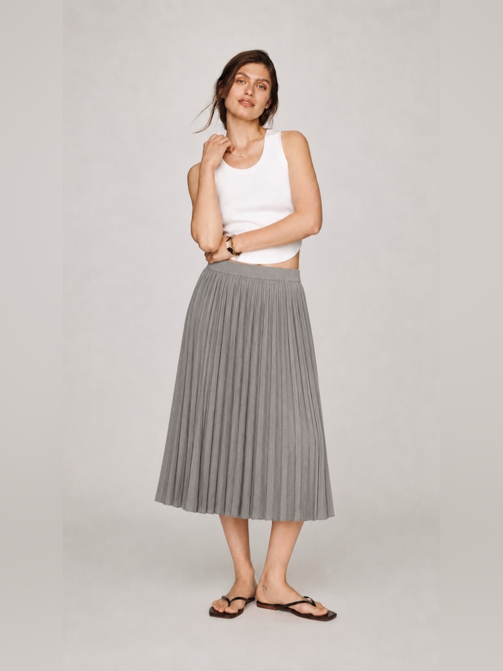 Pleated Midi Skirt in Gray size M